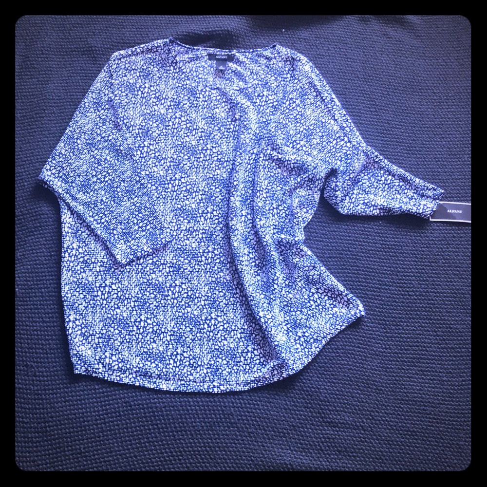 NWT ALFANI WOMAN TOP